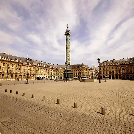 Champs Elysees Διαμέρισμα *